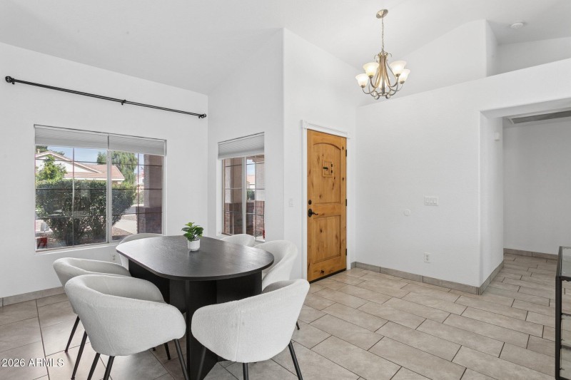 8-web-or-mls-901-w-juanita-ave