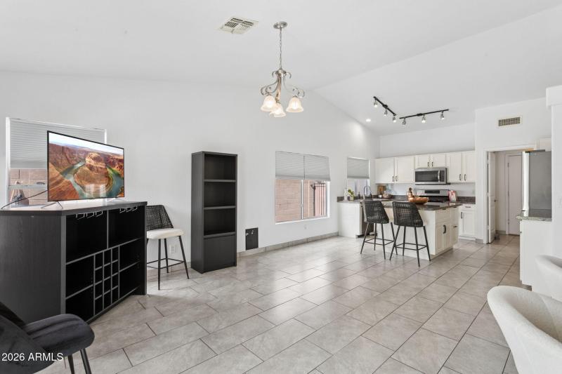 9-web-or-mls-901-w-juanita-ave