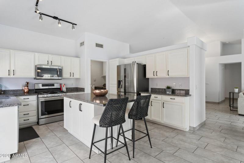 12-web-or-mls-901-w-juanita-ave