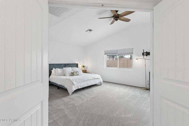 20-web-or-mls-901-w-juanita-ave