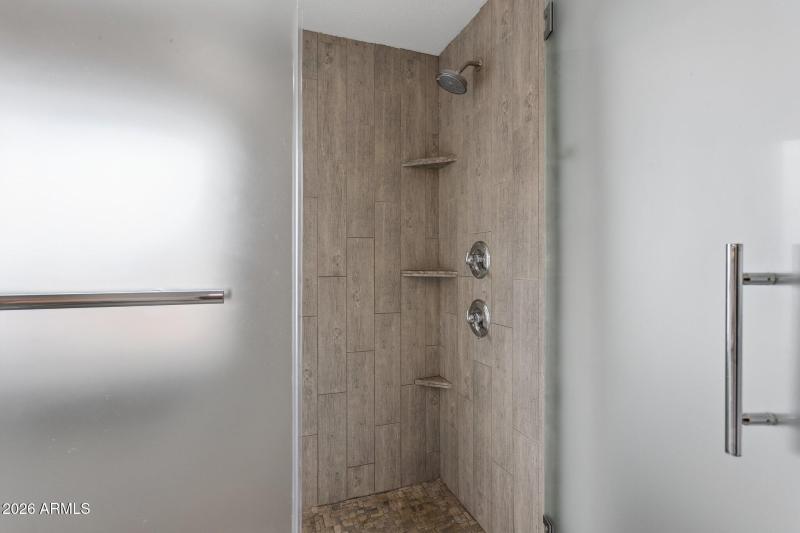 28-web-or-mls-901-w-juanita-ave