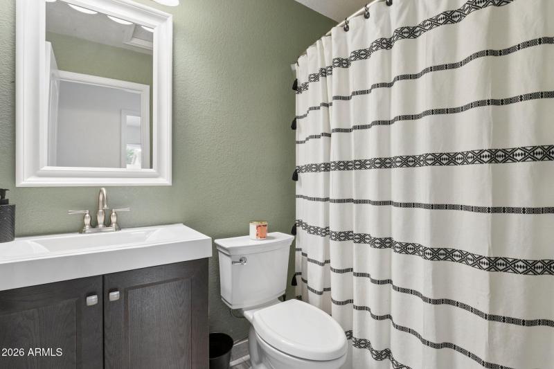 32-web-or-mls-901-w-juanita-ave