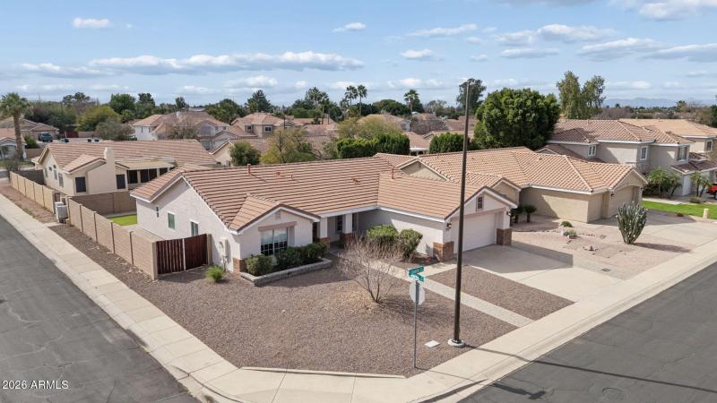 44-web-or-mls-901-w-juanita-ave