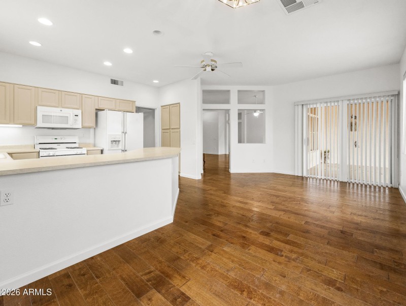 12-web-or-mls-22715 N Mazatlan Dr-11