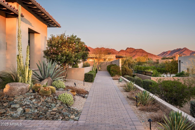 Entry path with a view