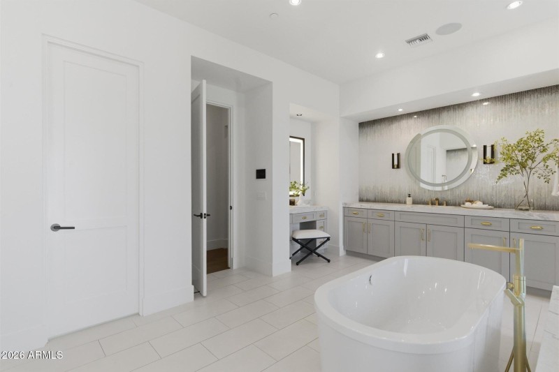 Tub Vanity Bathroom Control 4