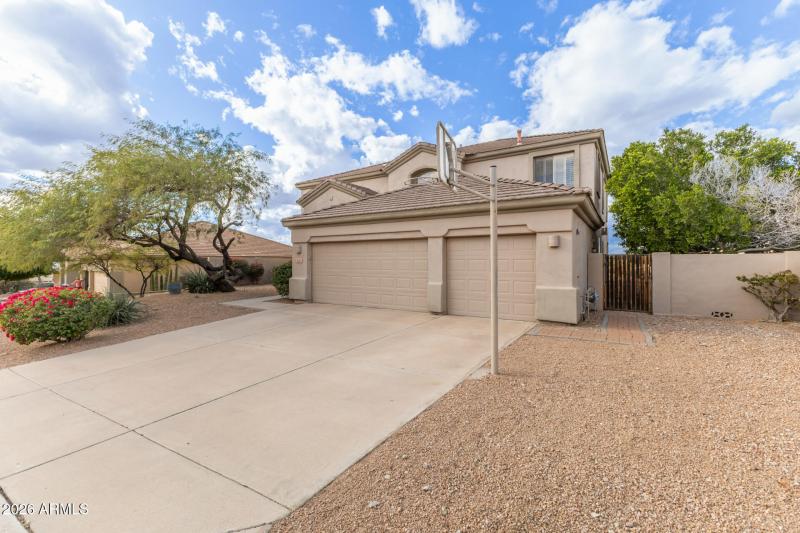 Great Curb Appeal & Extended Driveway