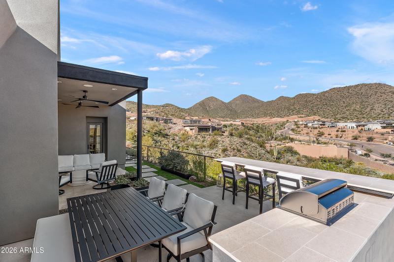 Expansive outdoor entertaining