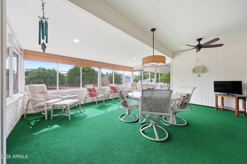 Beautiful and large Screened-In-Patio