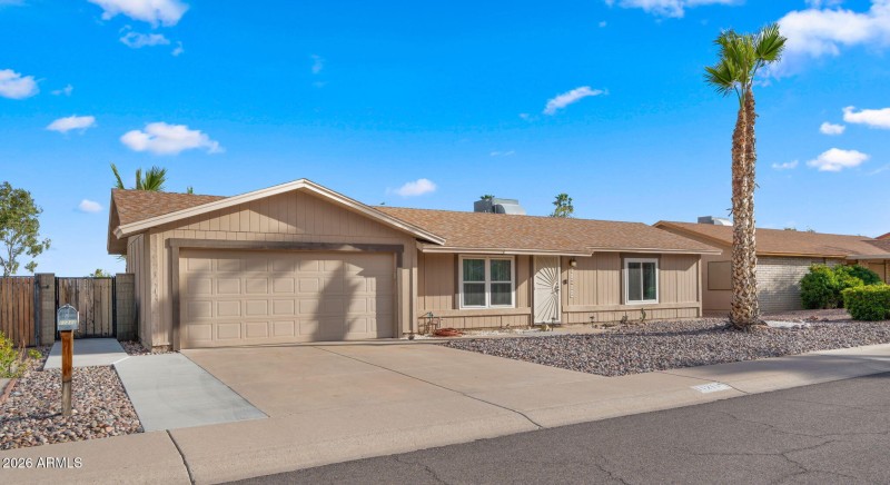 2-web-or-mls-Front yard1