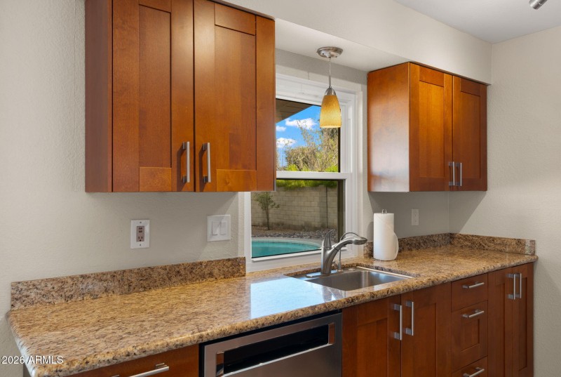 9-web-or-mls-Kitchen3