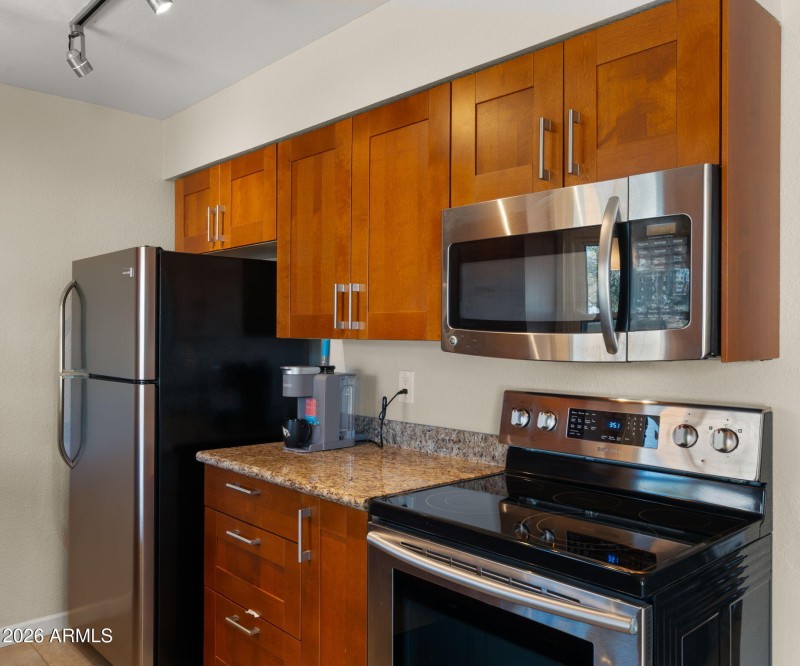 10-web-or-mls-Kitchen1