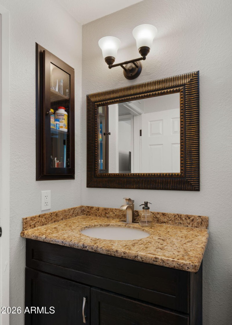 16-web-or-mls-Full Bathroom1