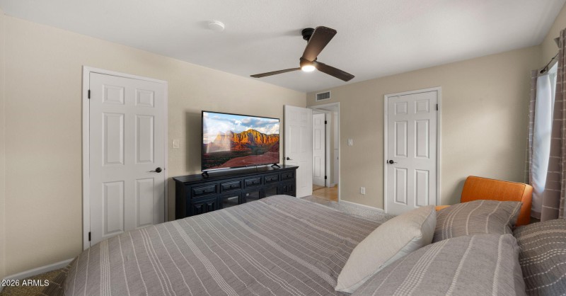 18-web-or-mls-Primary Bedroom3