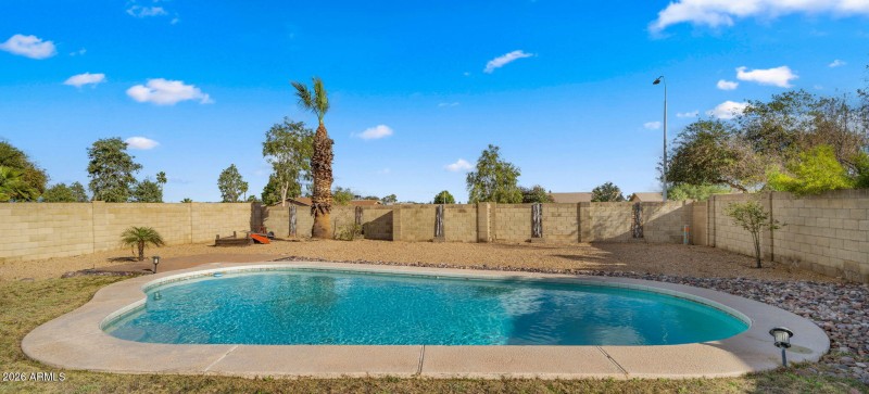 25-web-or-mls-Backyard5