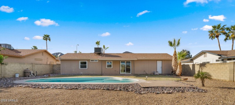 28-web-or-mls-Backyard7