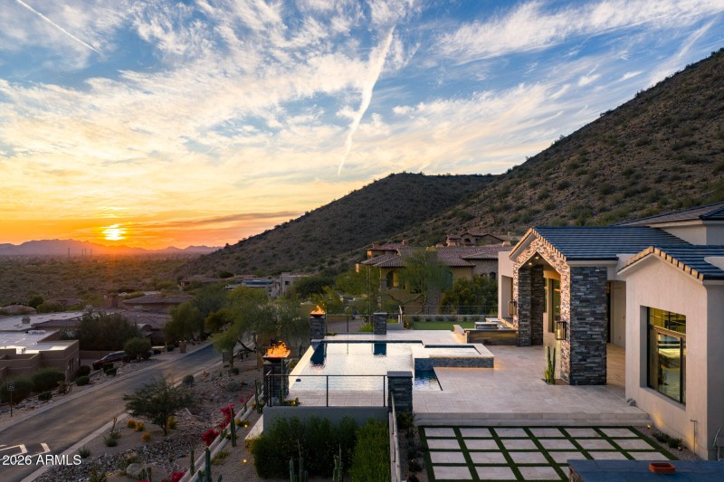 MLS - 11520 E Dreyfus Ave - Scottsdale,