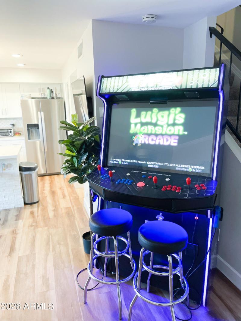 16_Video Game Machine