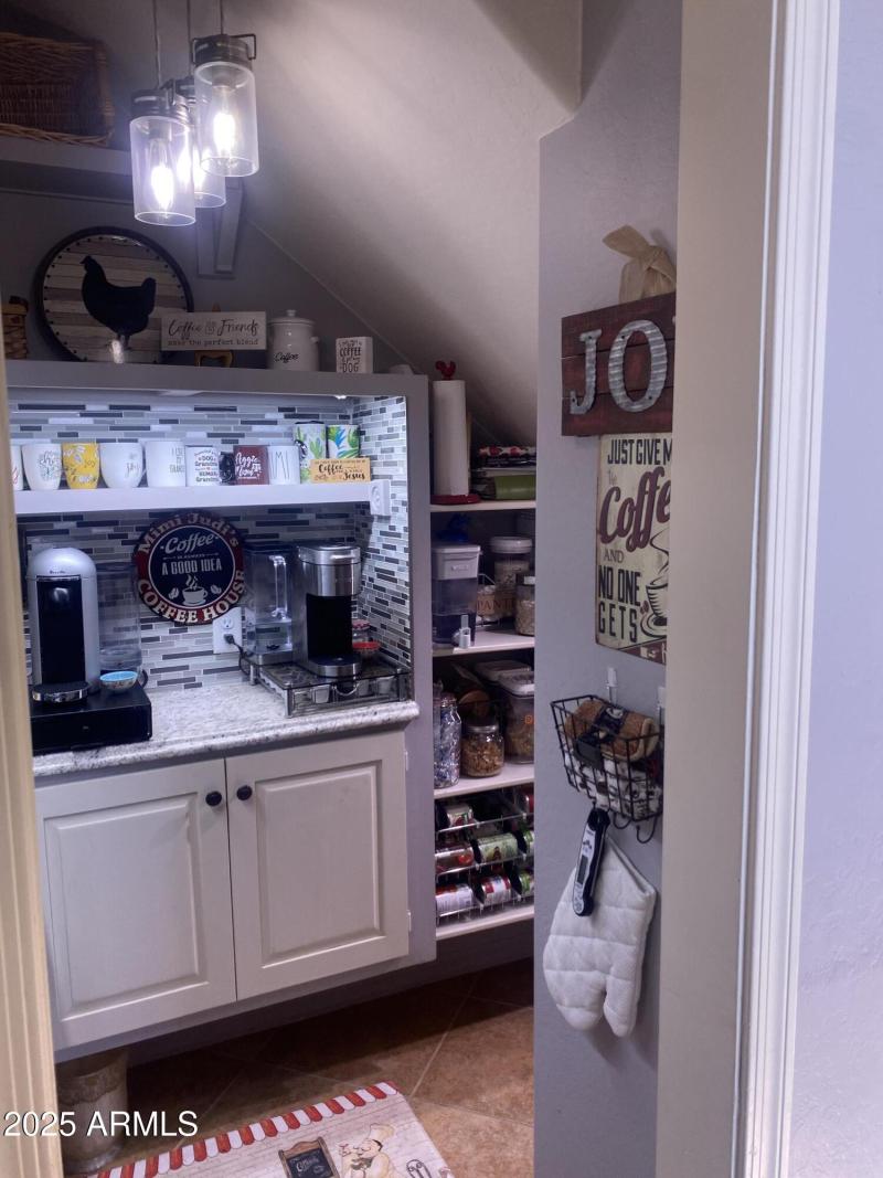 COFFEE BAR/PANTRY
