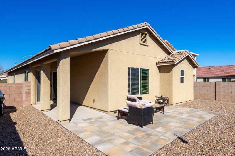 Extended sitting area with pavers