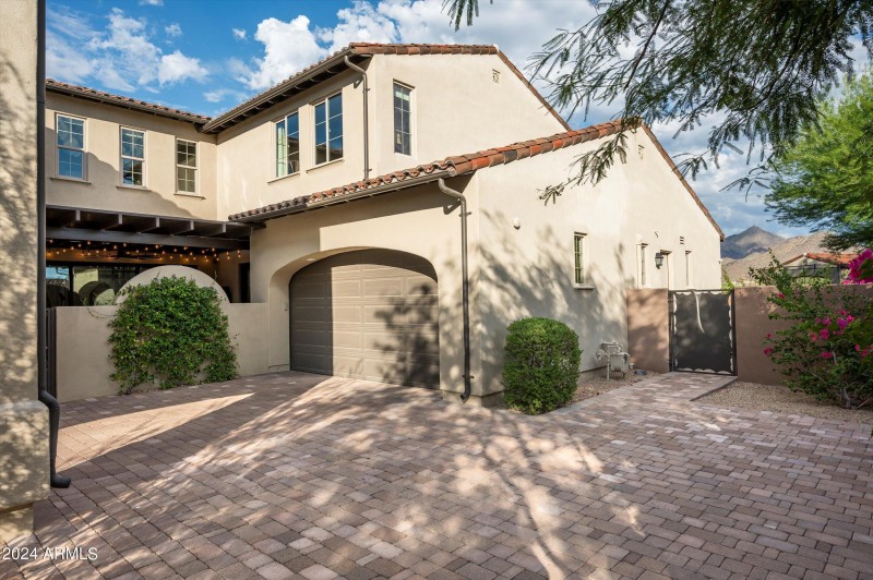 Driveway Paved Parking