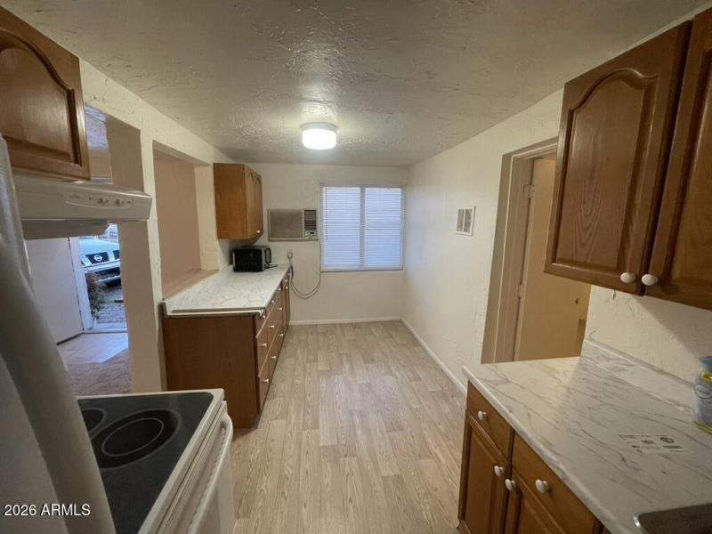 C8A65A54-A076-4CE6-A159-6E9BCED721EA_1_1