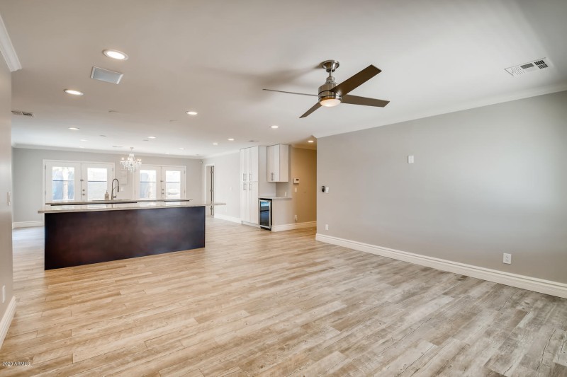 4423 N 35th St Phoenix AZ-large-005-005-