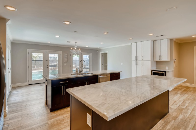 4423 N 35th St Phoenix AZ-large-009-010-