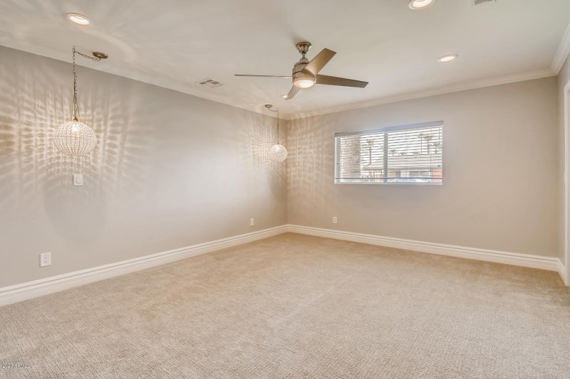 4423 N 35th St Phoenix AZ-large-012-012-