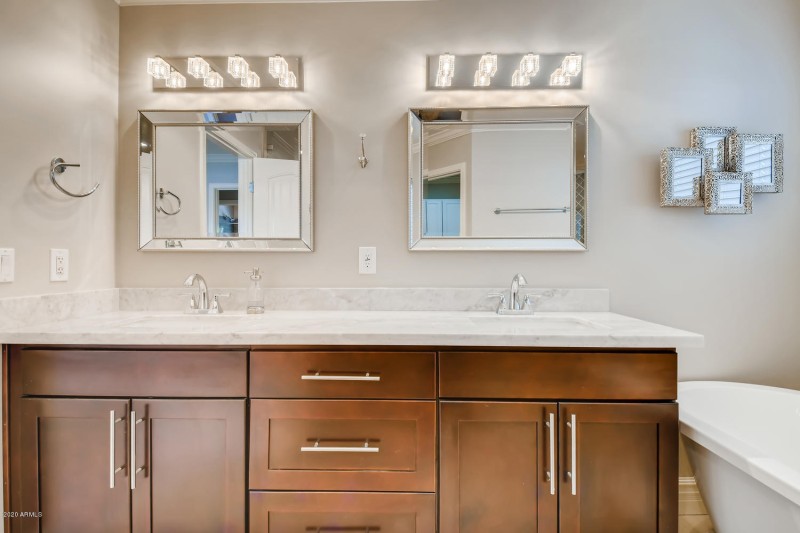 4423 N 35th St Phoenix AZ-large-014-013-