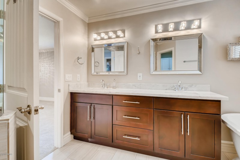 4423 N 35th St Phoenix AZ-large-015-020-