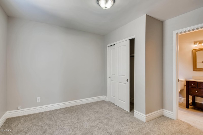 4423 N 35th St Phoenix AZ-large-017-015-