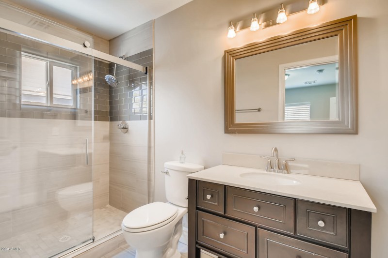 4423 N 35th St Phoenix AZ-large-018-018-