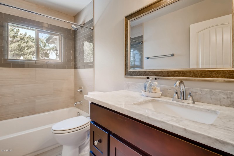 4423 N 35th St Phoenix AZ-large-020-019-