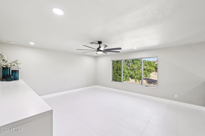 55-web-or-mls-W Rose Garden Ln-031