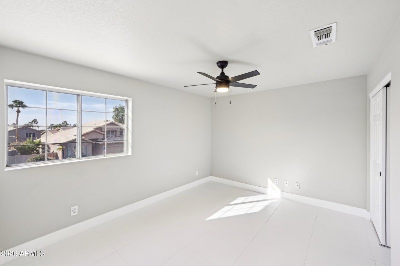 61-web-or-mls-W Rose Garden Ln-035