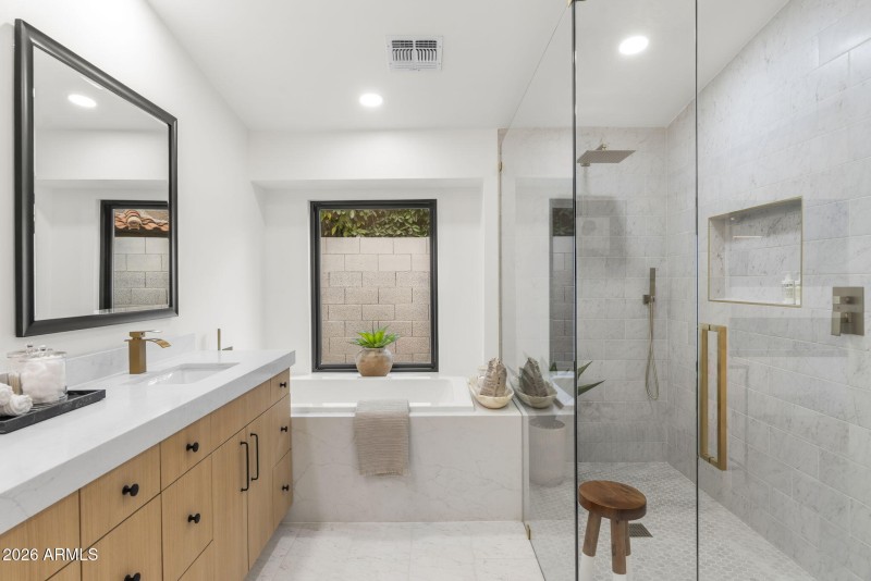 Resort-style primary bath