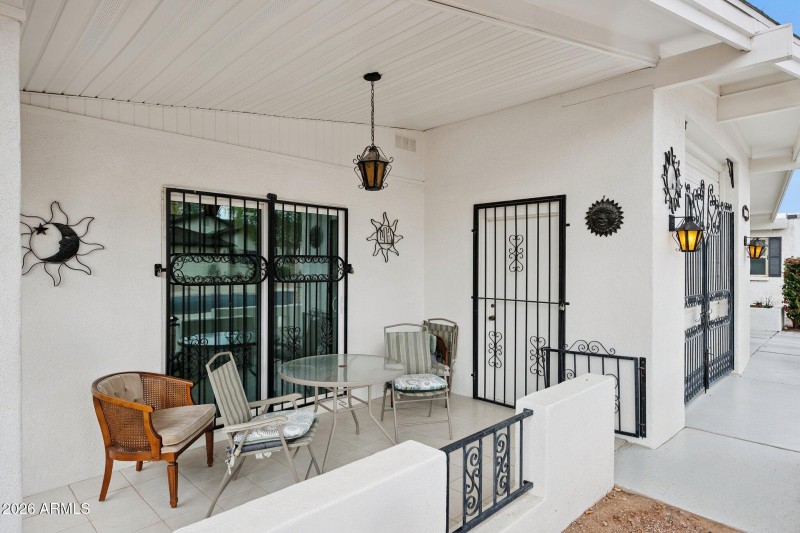 5-web-or-mls-2136-n-stockton-pl