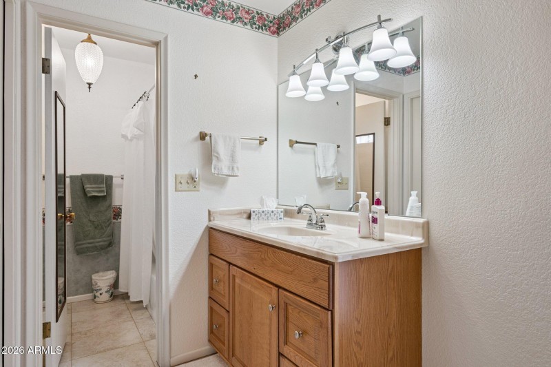 20-web-or-mls-2136-n-stockton-pl