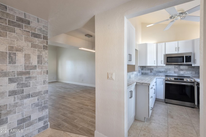 Interior kitchen and entrance