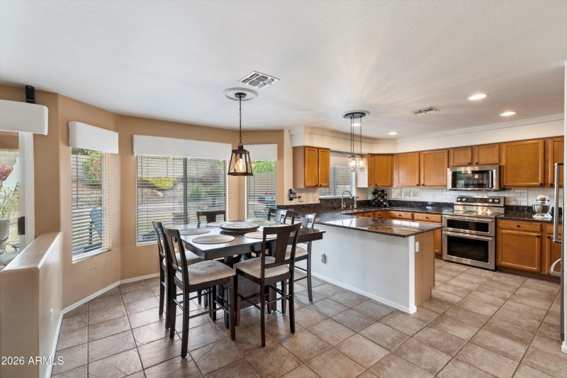 12-Dining to Kitchen