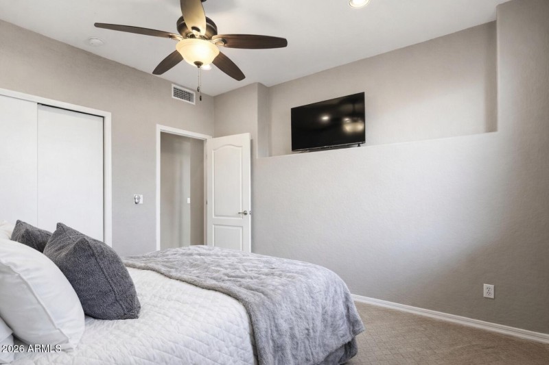 1369e0ce-c49b-47a0-b136-a3c4f1b4d733