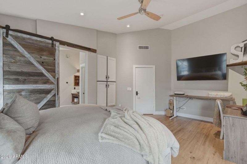 Primary bed into ensuite