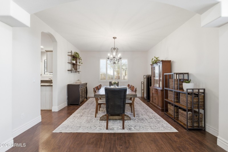 2l formal dining room