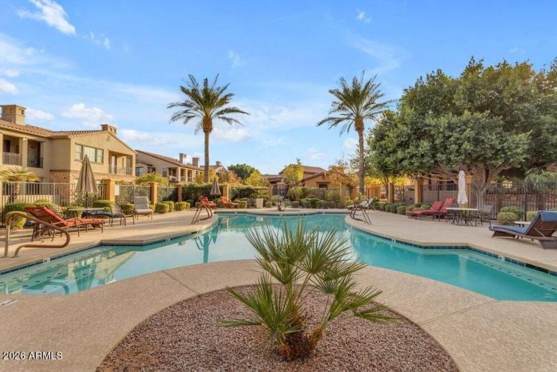 040_048_74-web-or-mls-fultonneighborhood