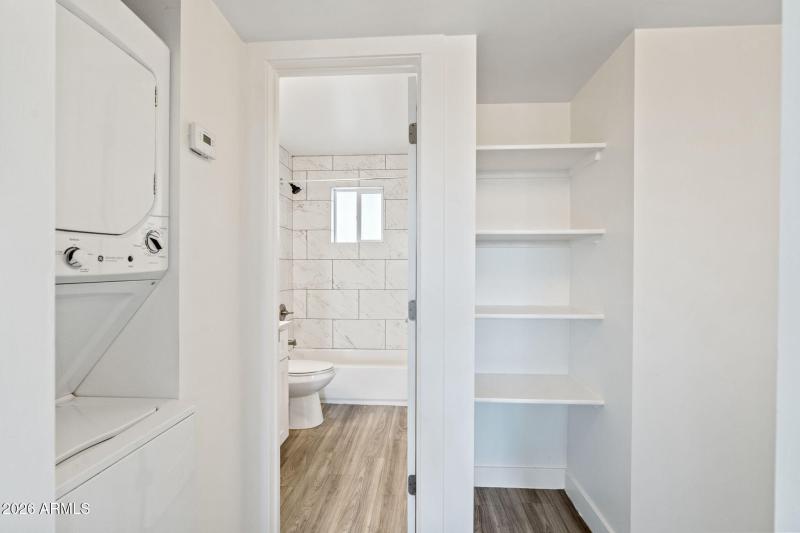 Stacked washer/dryer