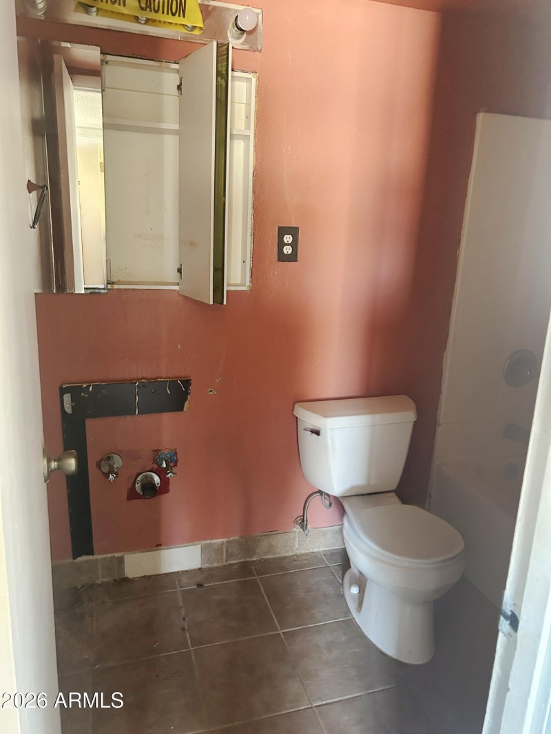 CEDB3A93-2884-4D8A-9895-E6AE4560A937