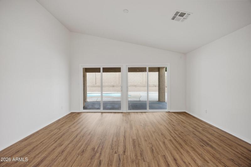 1040 E Amberwood Dr-17