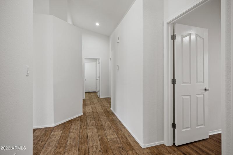 1040 E Amberwood Dr-21