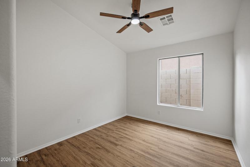 1040 E Amberwood Dr-22